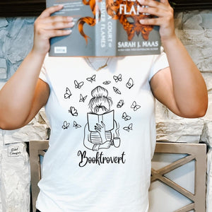 Booktrovert Tee